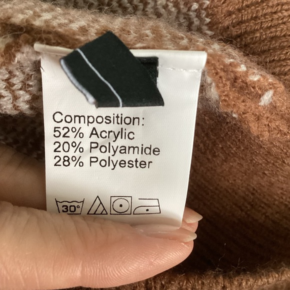 Cream and Brown Argyle Cardigan - Medium - Picture 7 of 8